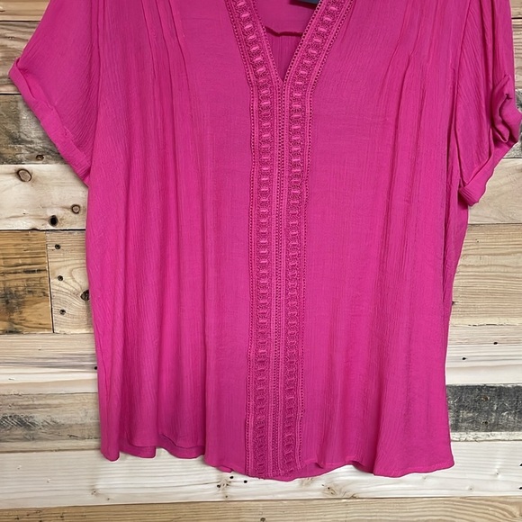 Perch by blu pepper size 2X and 3X hot pink short sleeve v-neck stitching blouse - Picture 4 of 9